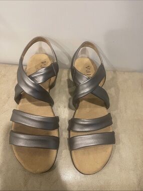 VJH Confort Metallic Charcoal Crisscross Strap Sandals